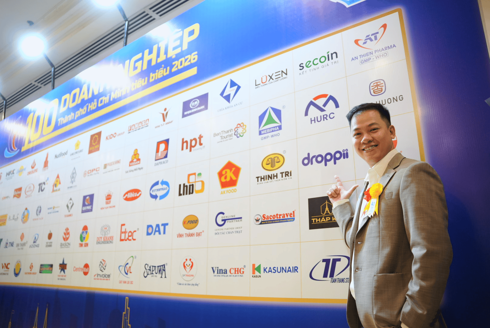 Droppii và Giám đốc Trần Thiên Ấn được vinh danh doanh nghiệp, doanh nhân Thành phố Hồ Chí Minh tiêu biểu năm 2026 Droppii và Giám đốc Trần Thiên Ấn được vinh danh doanh nghiệp, doanh nhân Thành phố Hồ Chí Minh tiêu biểu năm 2026