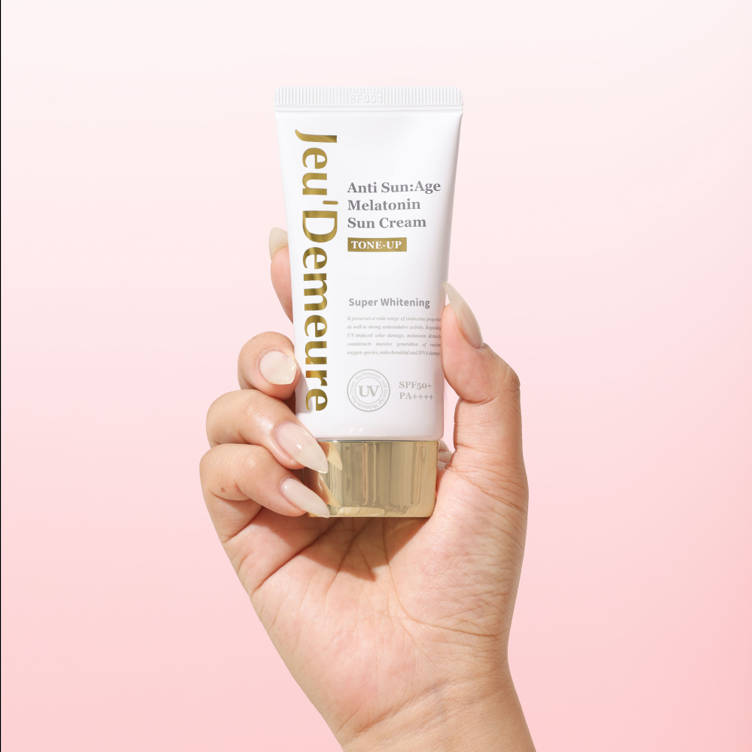 Kem chống nắng Melatonin Jeu’Demeure – Nâng tone da (tuýp 50ml)