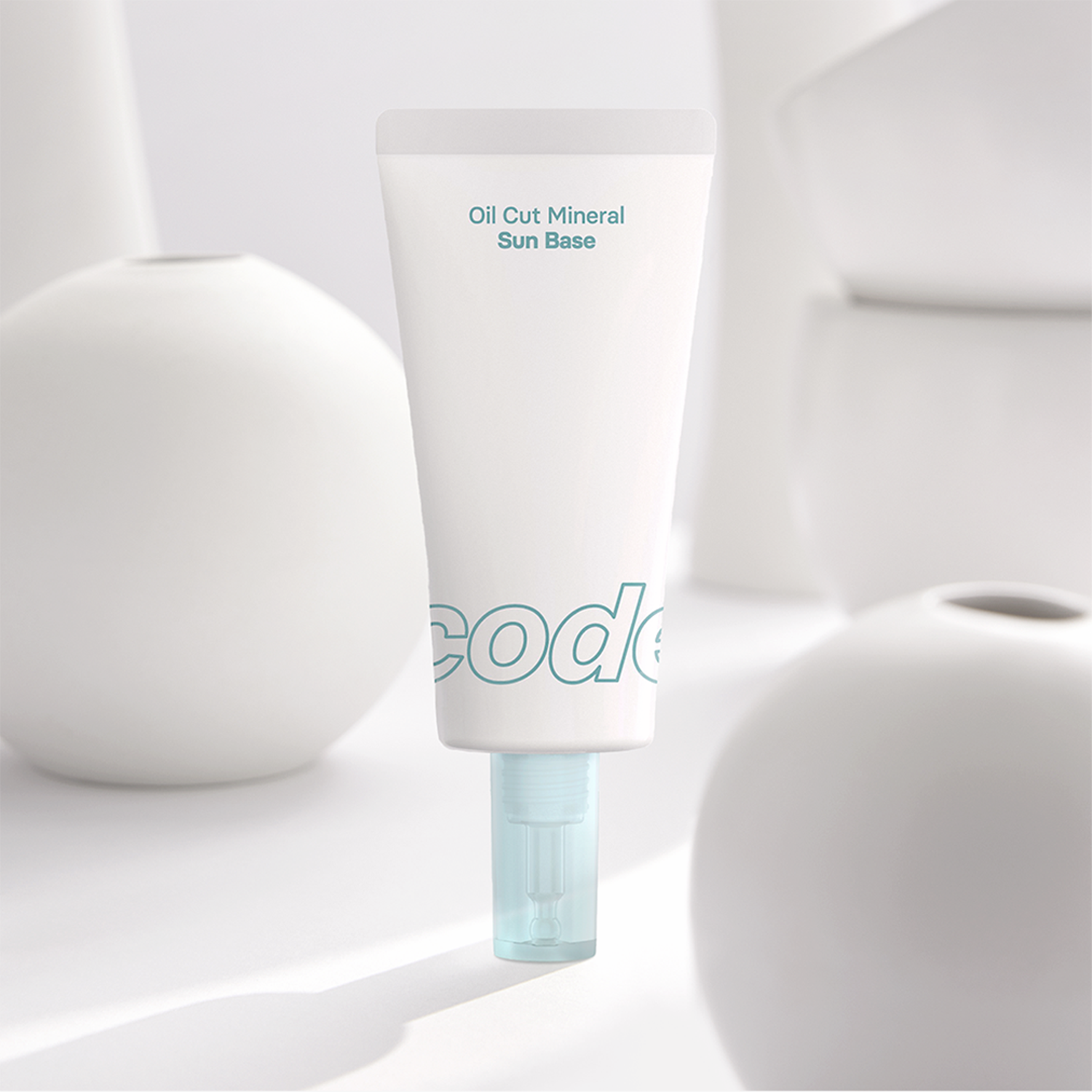 Kem lót kiềm dầu, chống nắng CODE GLOKOLOR nâng tông tự nhiên, làm đều nền da, thoáng mịn, SPF 50+/PA+++ OIL CUT MINERAL SUN BASE - 35g - Phân phối chính hãng