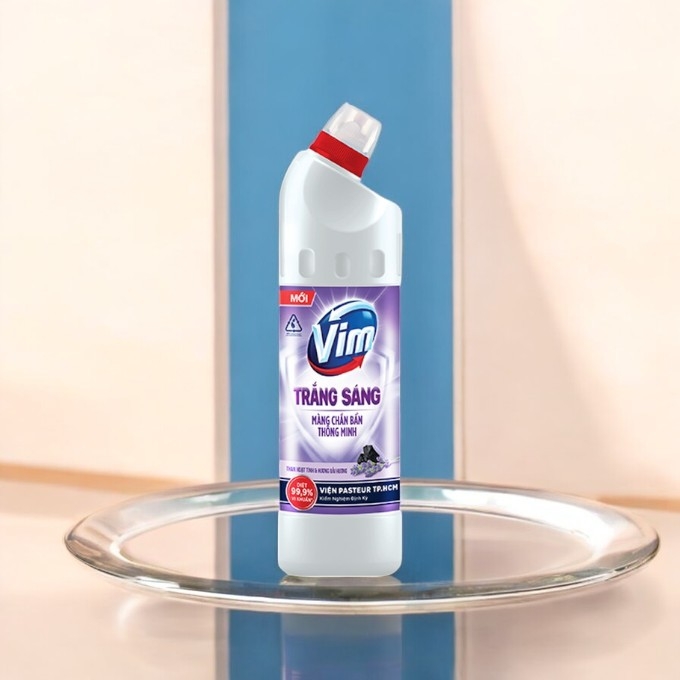 Tẩy rửa bồn cầu VIM than hoạt tính chai 880ml
