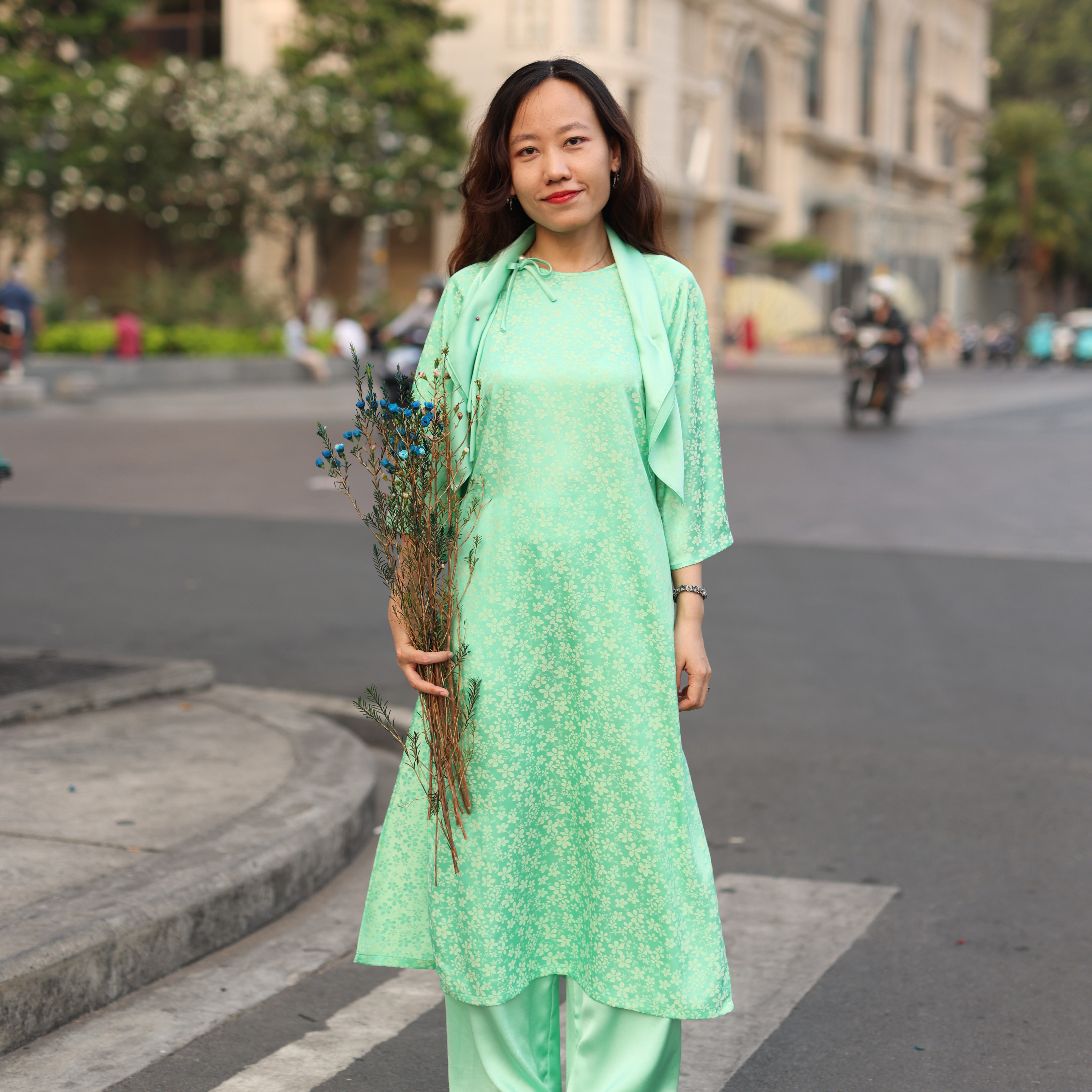 Set Áo dài cổ tròn Gấm hoa Ái Nhiên-duoc-ban-tai-Siêu Thị Ánh Nguyệt