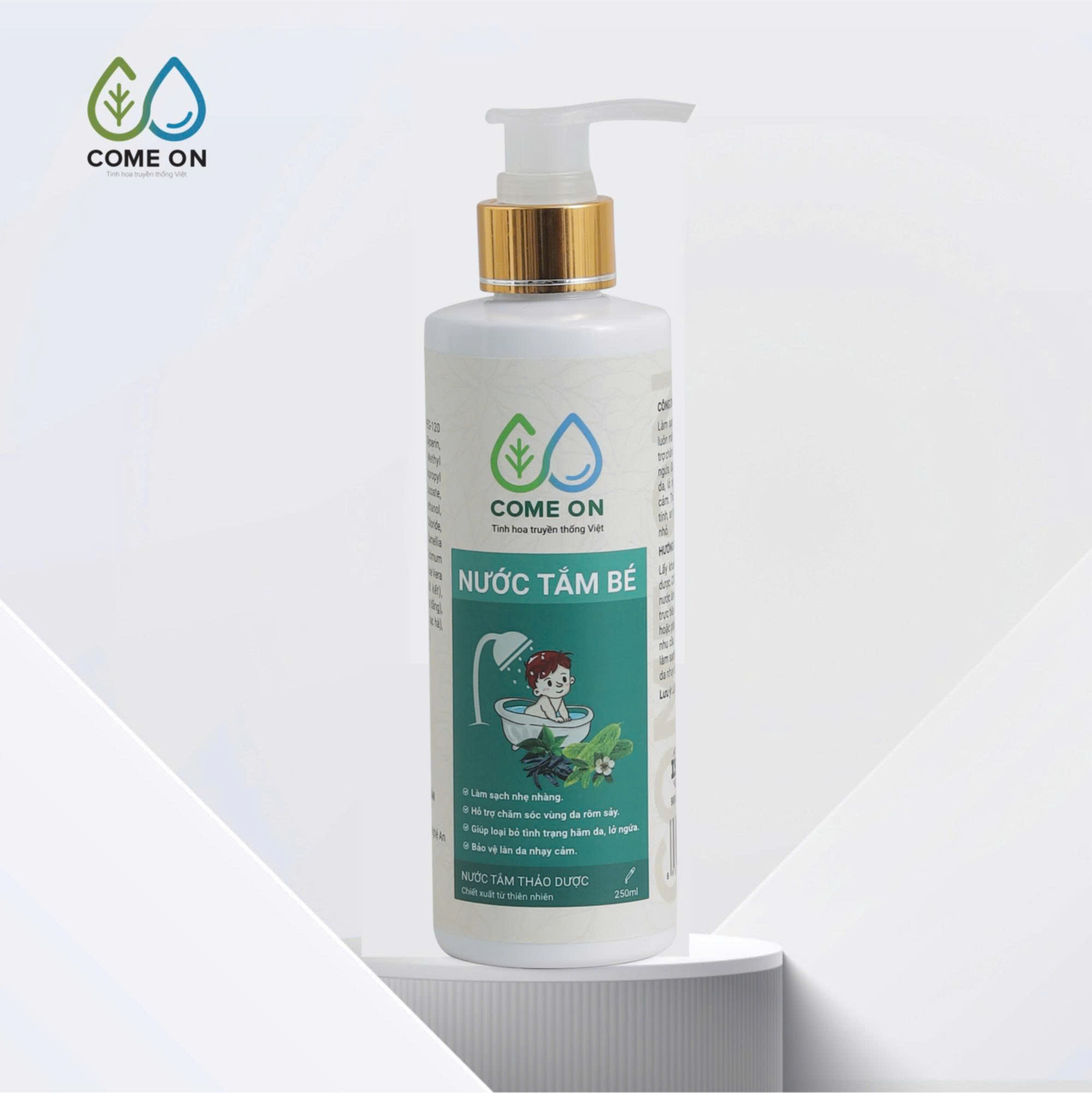Nước tắm bé thảo dược COME ON làm sạch, mát da, ngừa rôm sảy 250ml