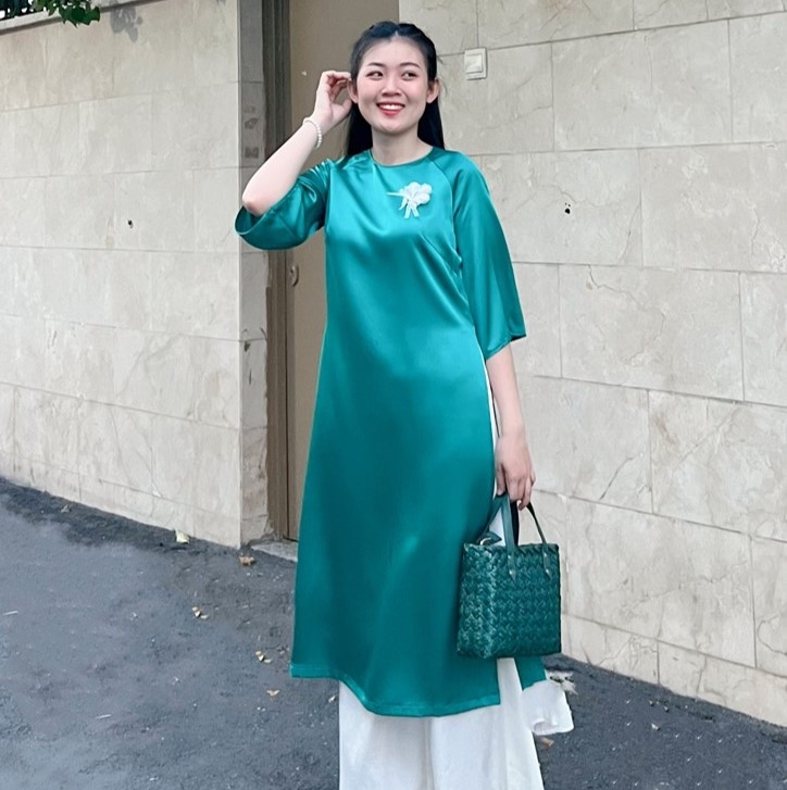 Set Áo dài Lụa trơn Hoa Nhiên-duoc-ban-tai-Siêu Thị Ánh Nguyệt